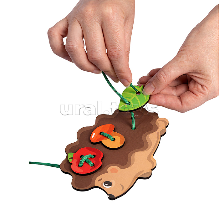 Шнуровка деревянная "Ежик" Baby Toys